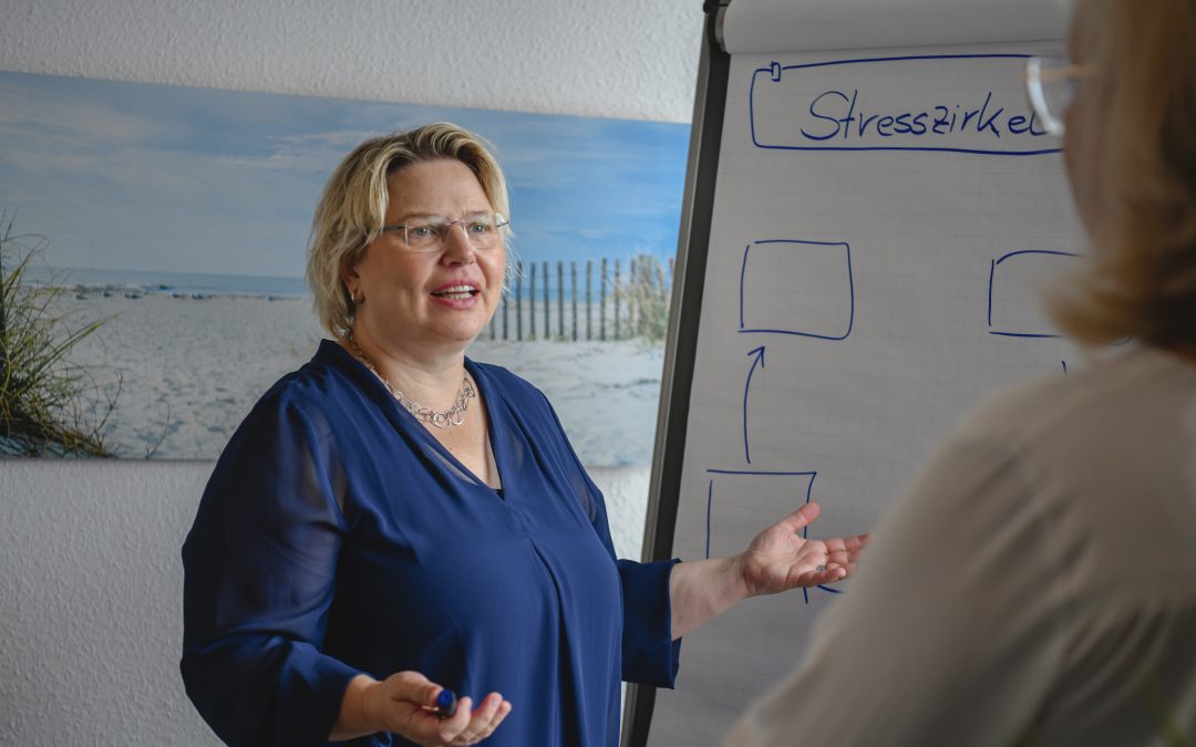 Pflegende Beschäftigte im BGM erreichen: Warum Stressseminare am falschen Ende beginnen
